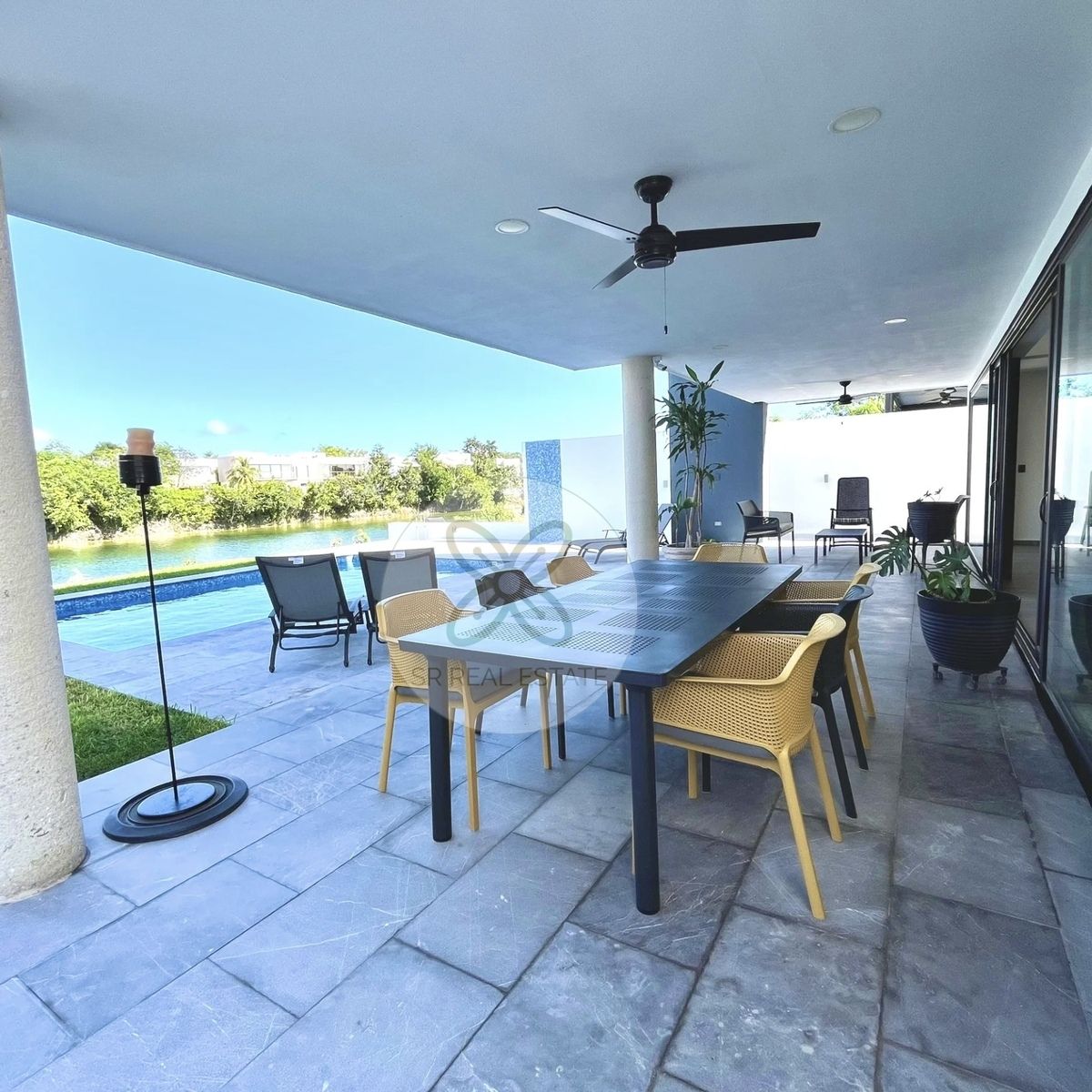 13 de 40: Terraza