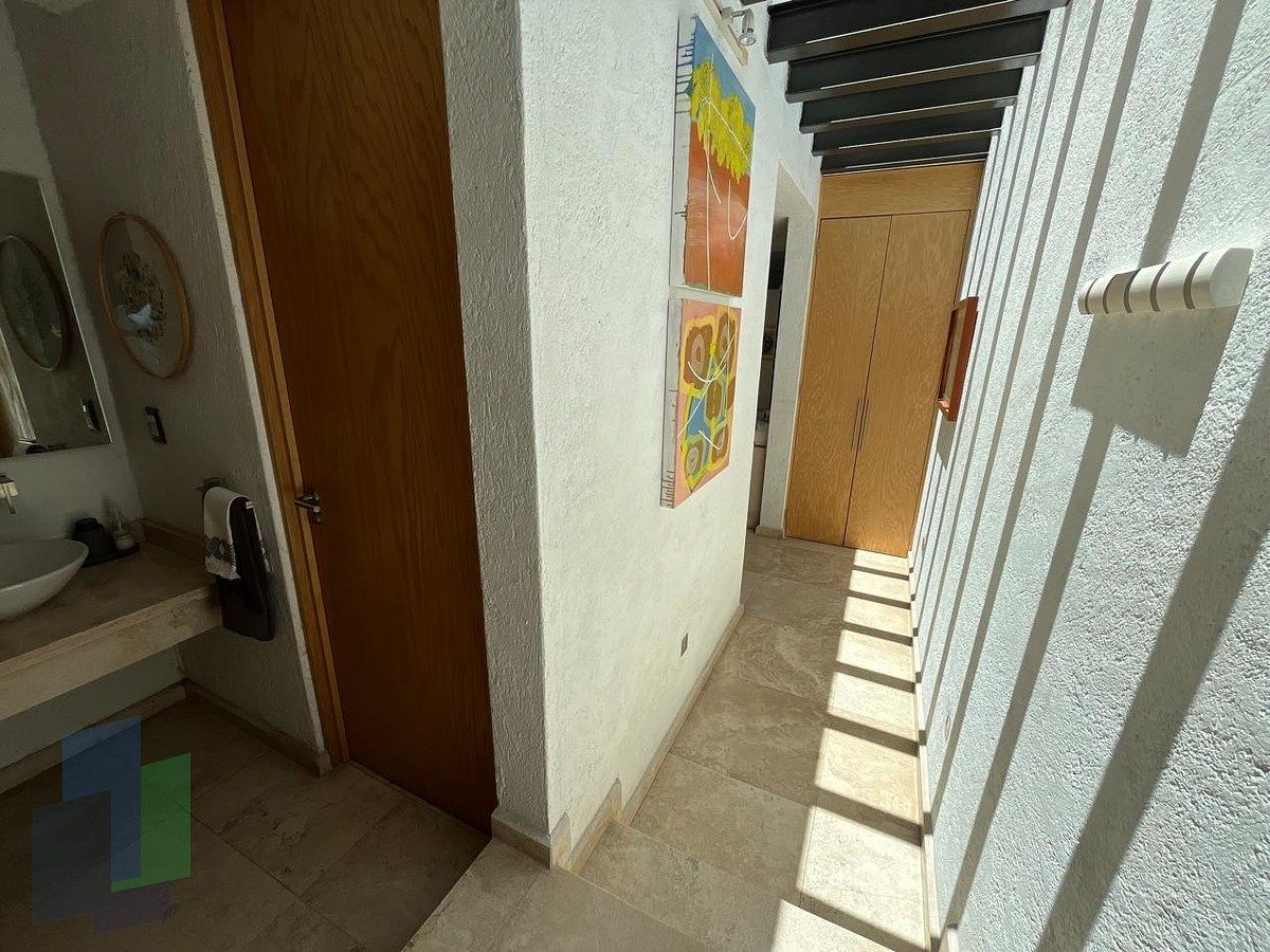 17 de 27: ACCESO A HABITACIONES PB