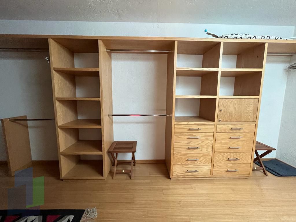 10 de 21: Vestidor recámara principal