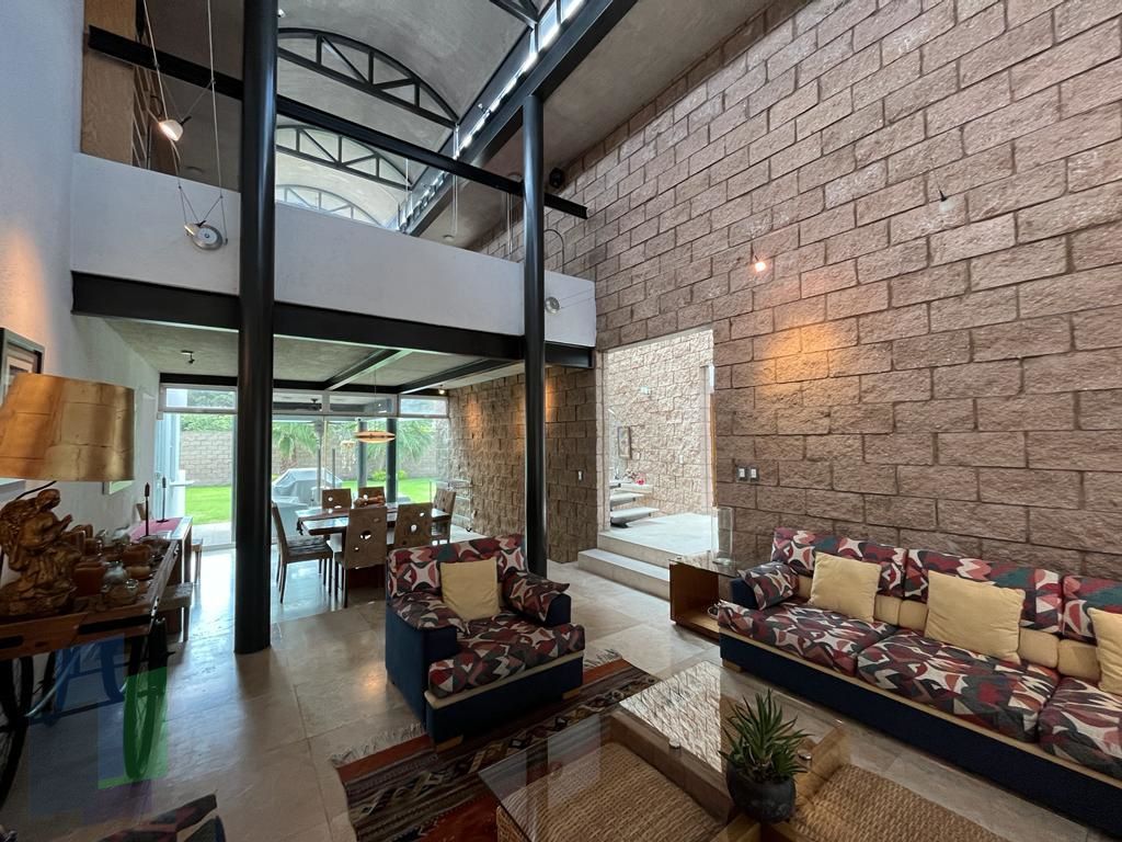 1 de 21: Doble altura en sala