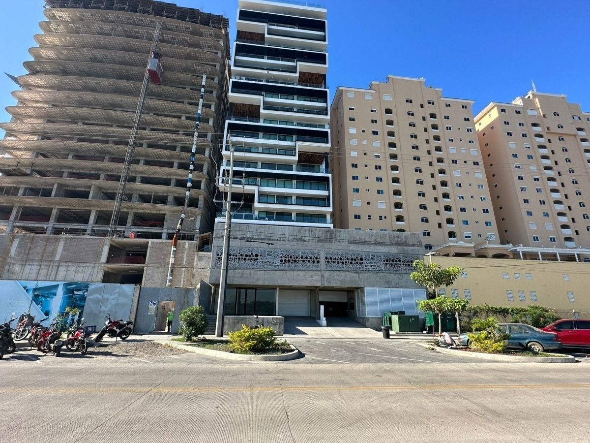 SE RENTA LOCAL COMERCIAL CENTRAL 102, foto 1 de 6
