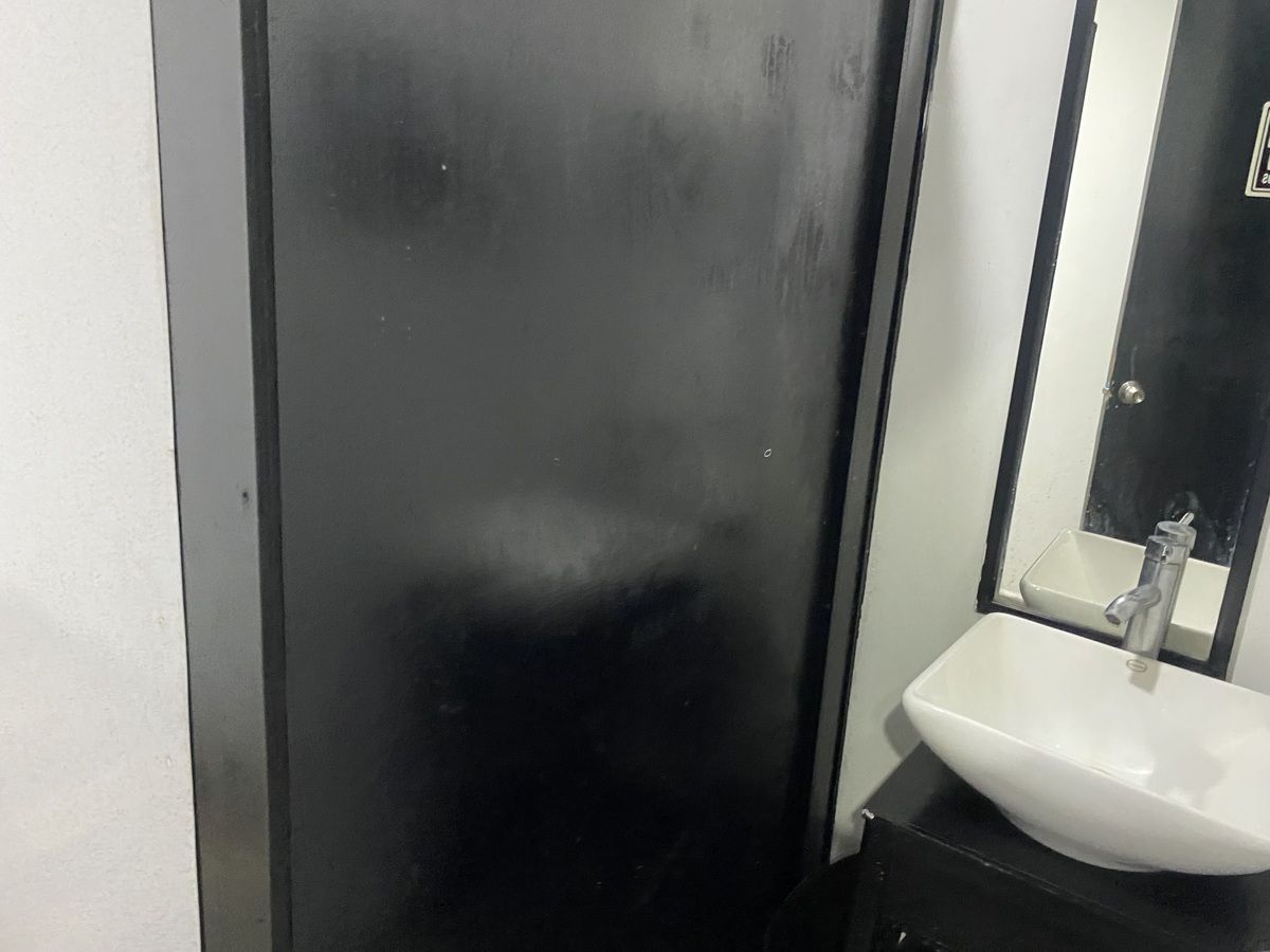 14 of 19: acabados baños