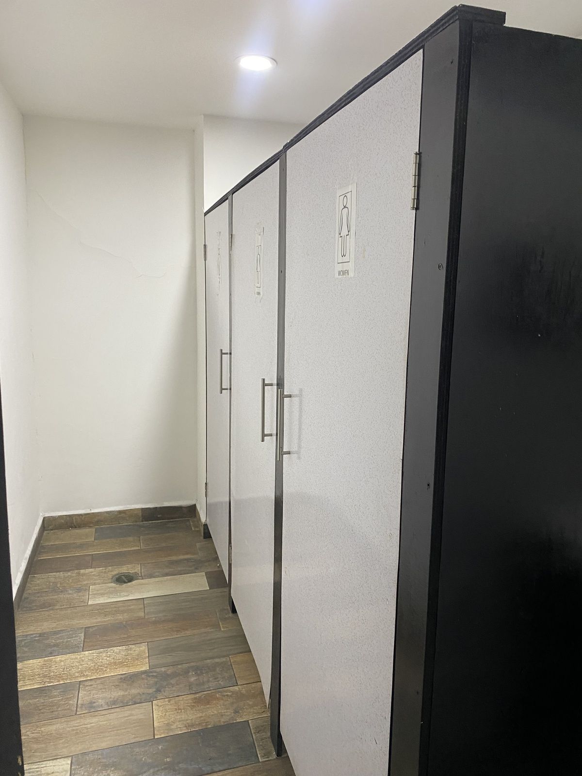 15 of 19: vistta baños