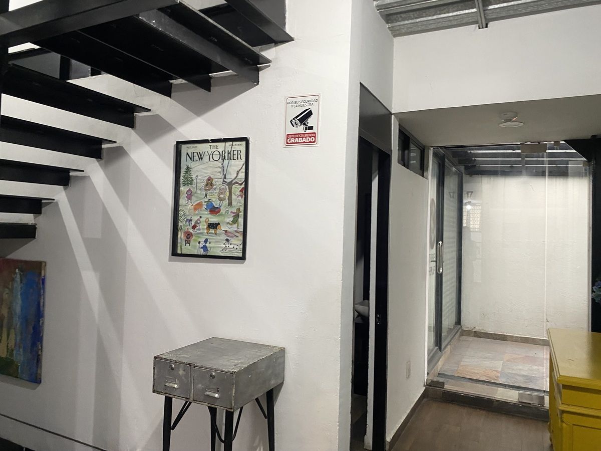 16 of 19: vistta lobby acceso