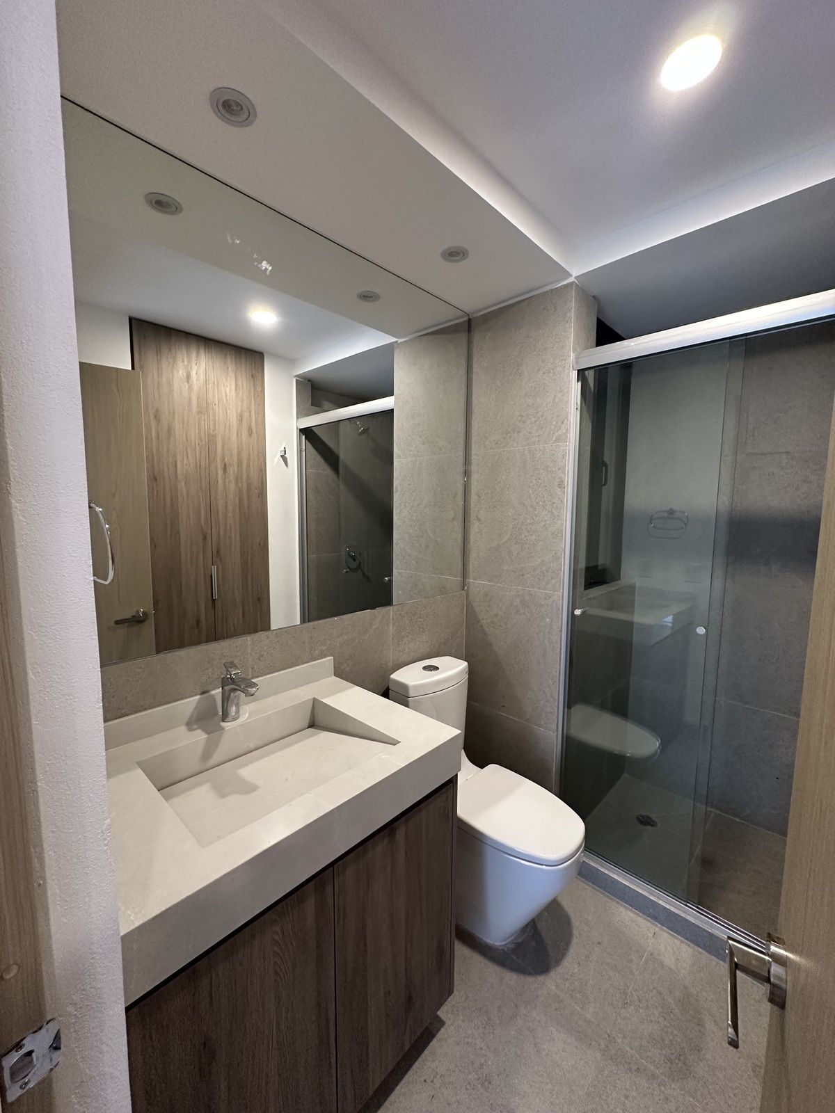 17 de 27: Baño recamara.