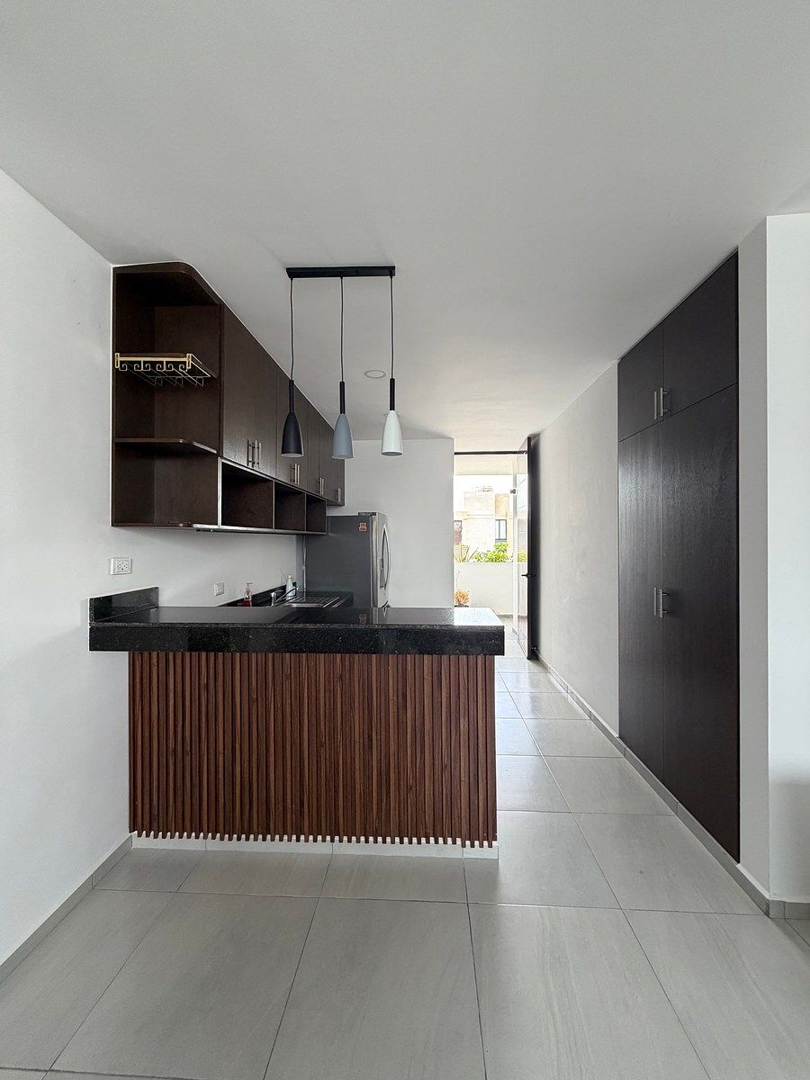 Renta de departamento en temozon norte condominio lalia, foto 1 de 18