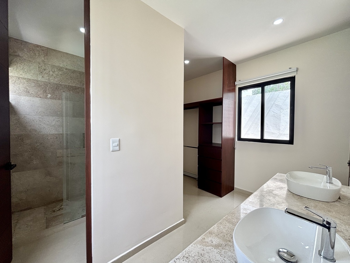 18 de 27: BAÑO PLANTA BAJA