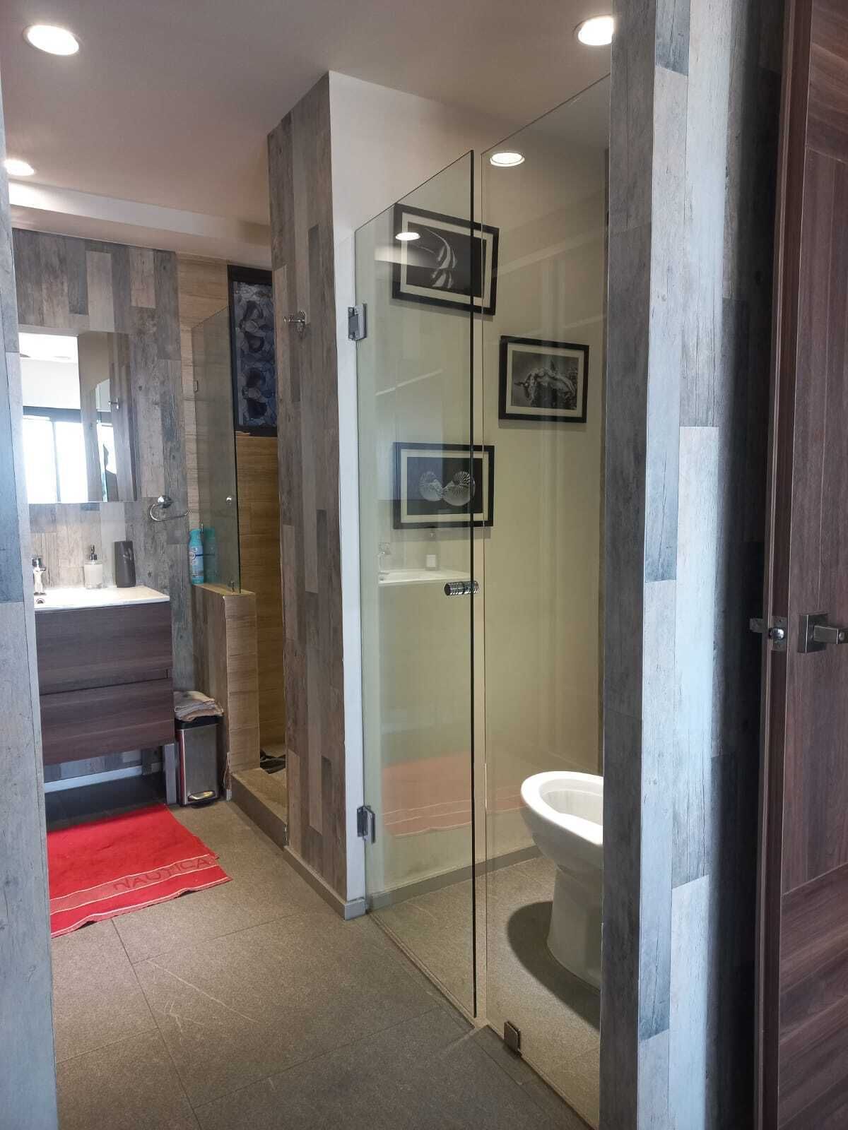 3 of 29: Vestidor y baño de la recámara principal