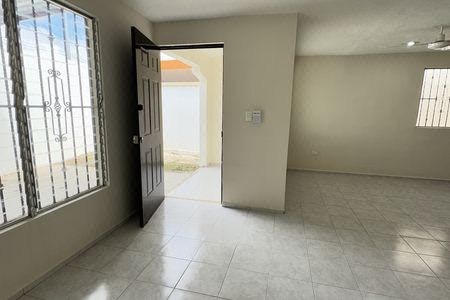 CASA REMODELADA EN RESIDENCIAL DEL NORTE