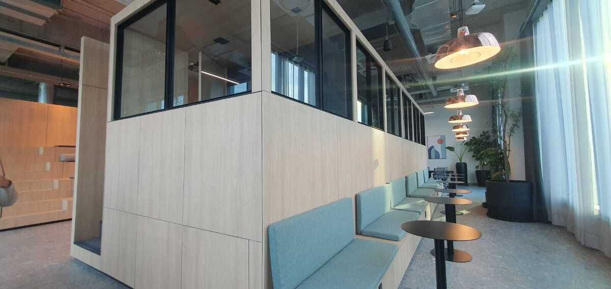 28 de 29: Oficinas de producción privadas