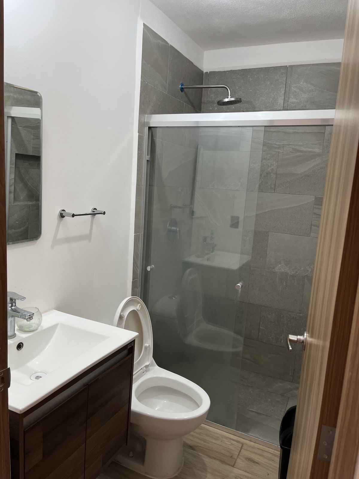4 de 7: Baño compartido