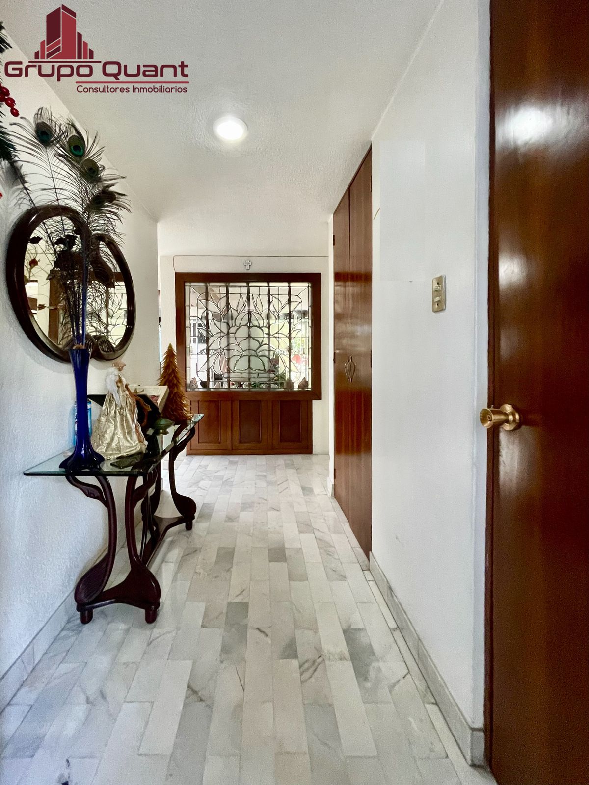 4 de 48: Vestíbulo de entrada