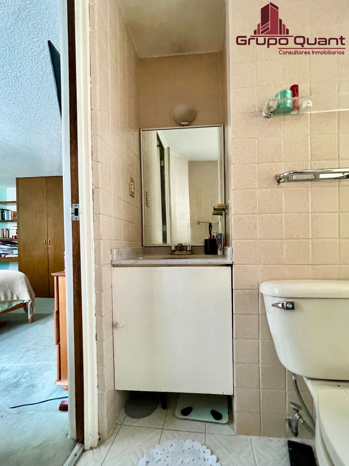 33 de 48: Baño completo de recámara 2