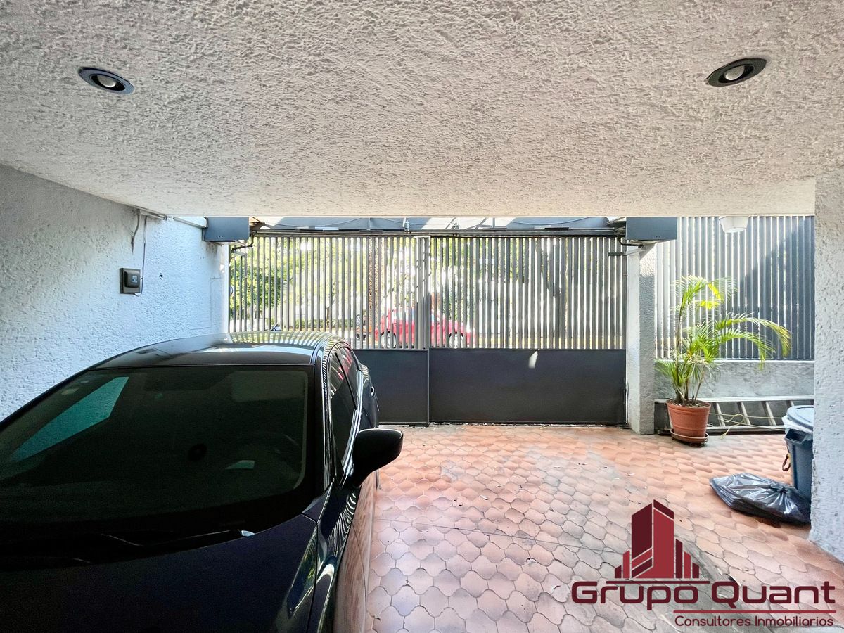 47 de 48: Garage forntal para 2 autos