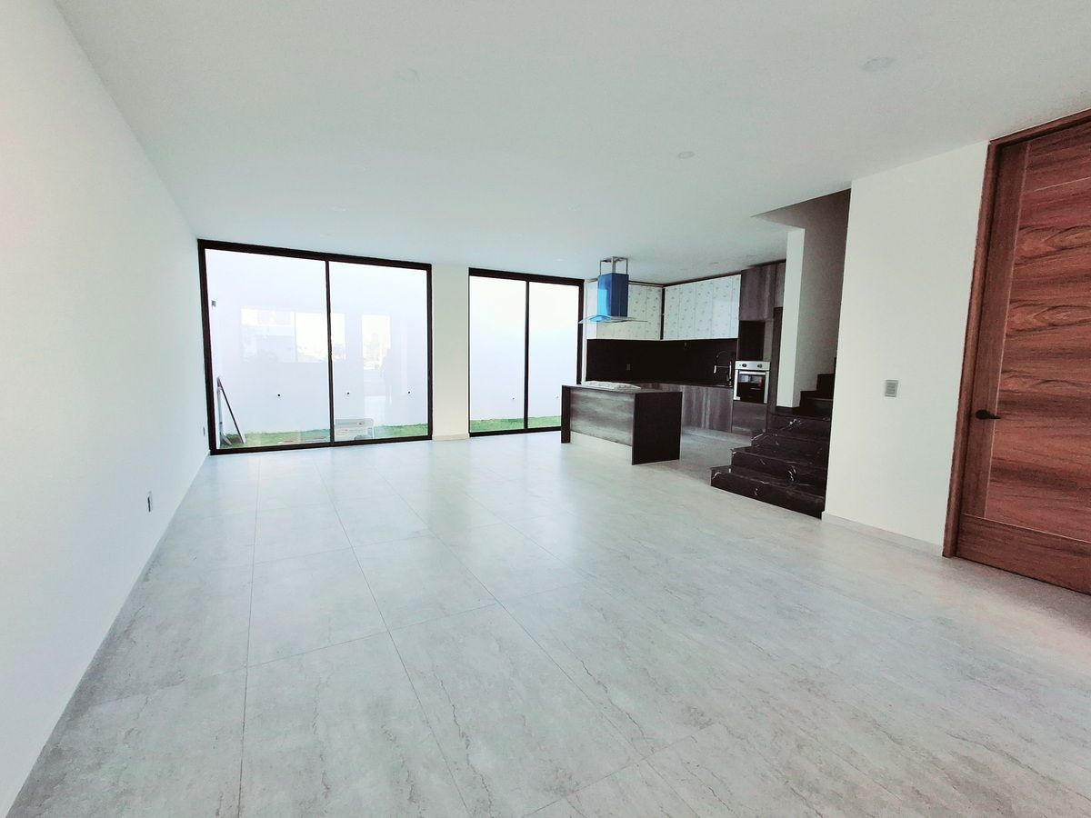 ESPECTACULAR CASA EN VENTA EN SOLARES Y TU FAMILIA FELIZ. - foto 4