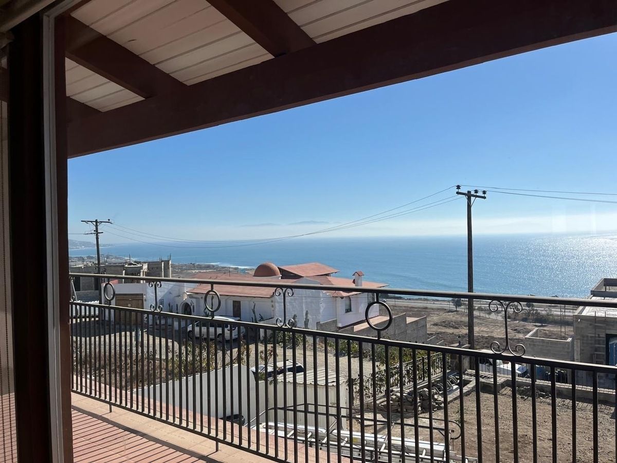 11 de 18: Vista desde balcon