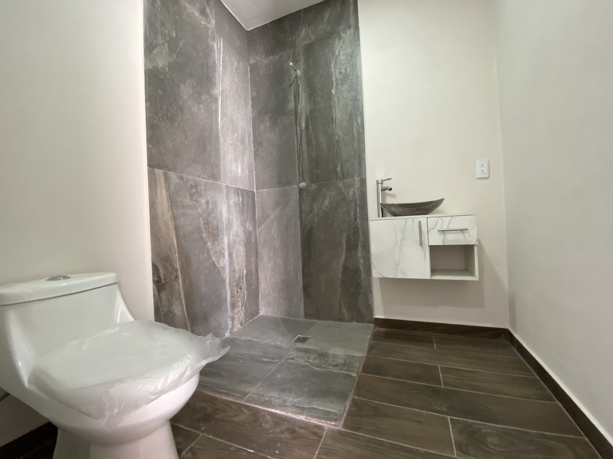 11 de 19: Baño completo