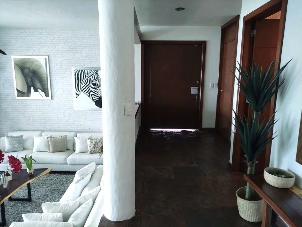 Recibidor y sala