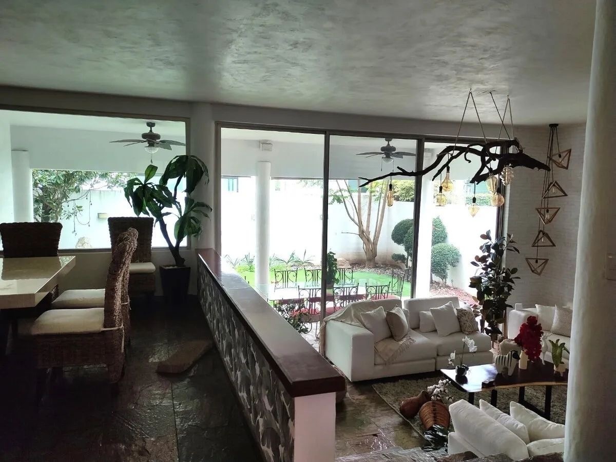 4 of 29: Comedor y sala