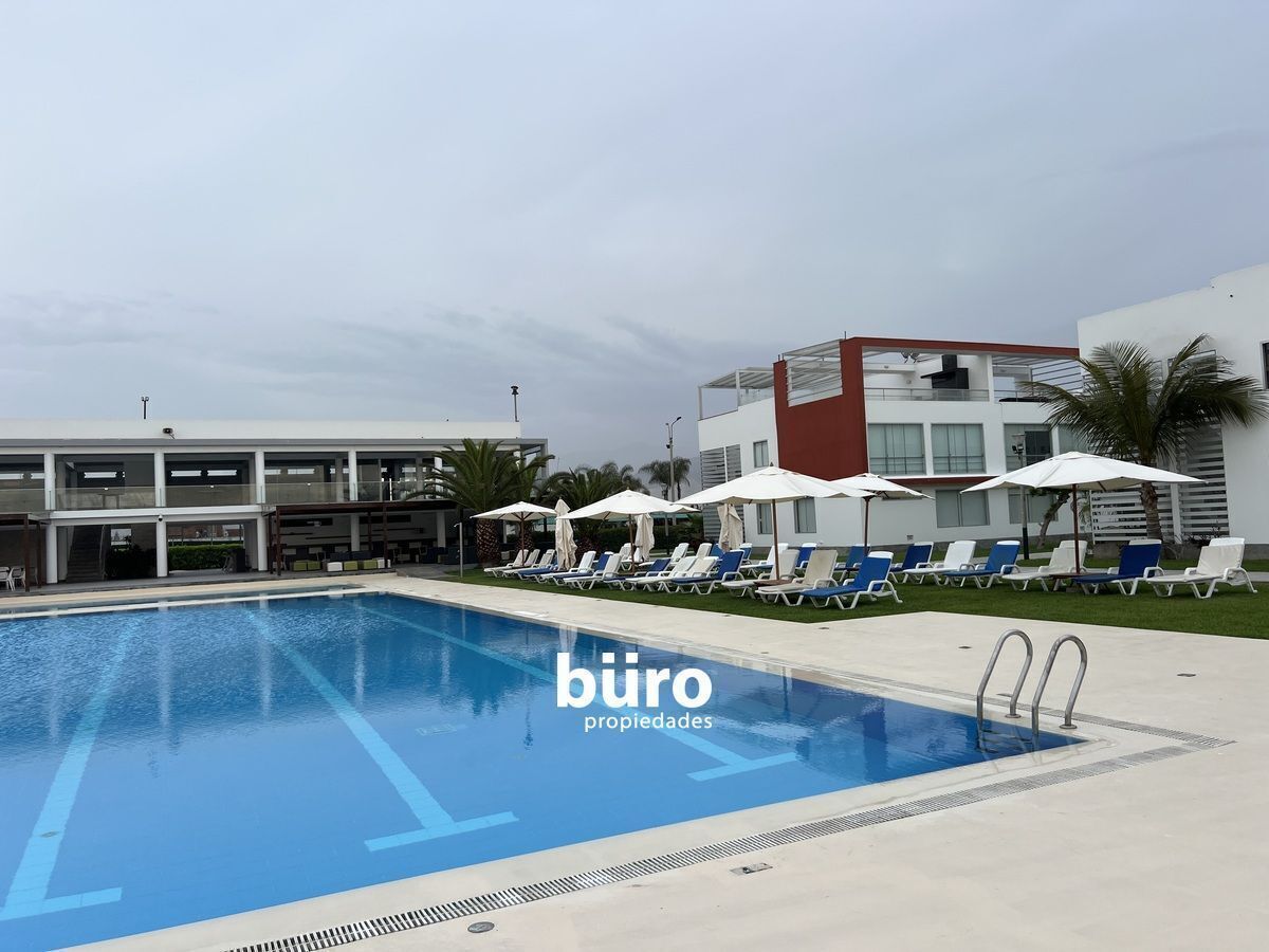 5 de 25: La piscina del condominio Cala Del Mar con Club House