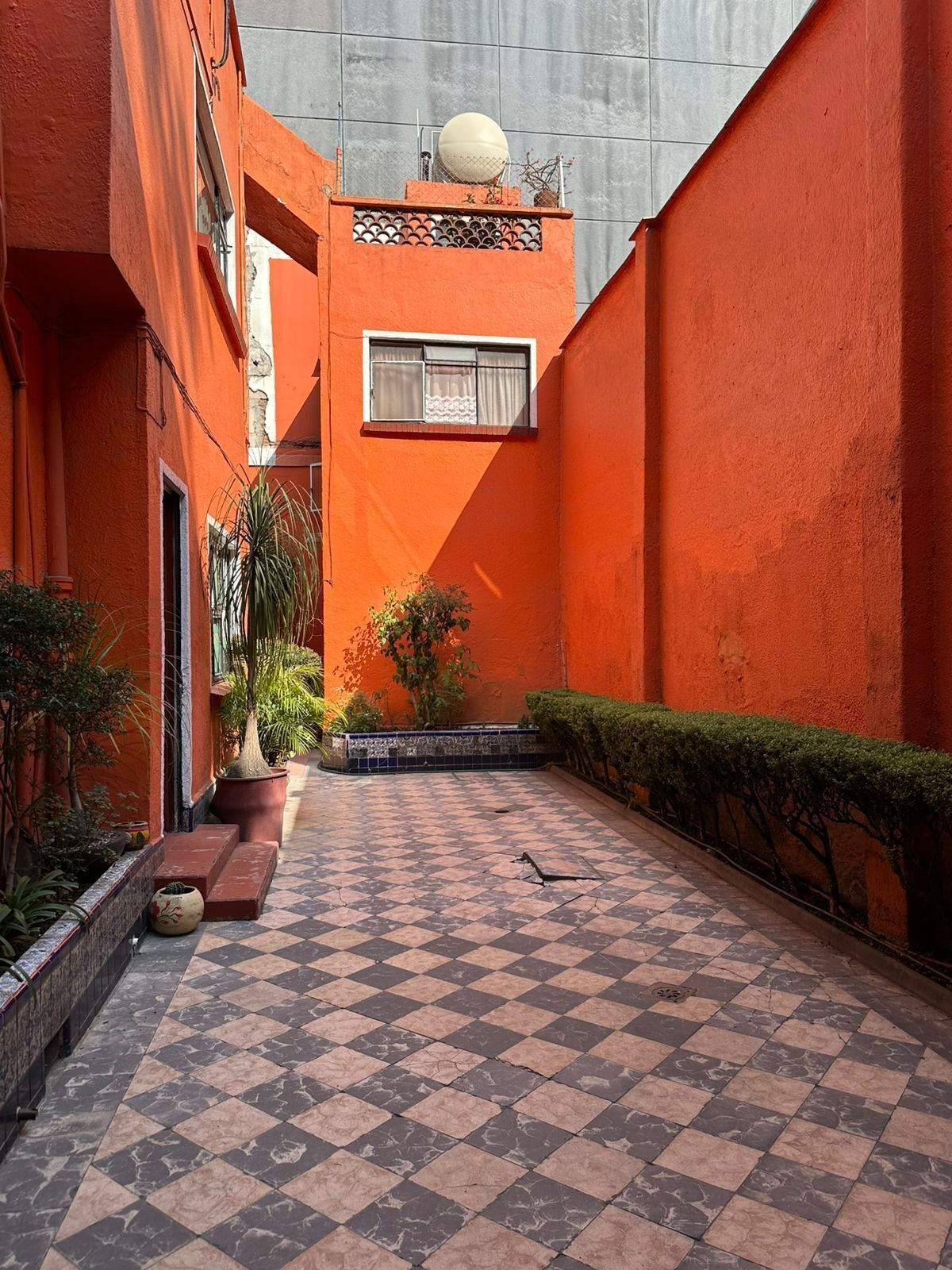 3 of 22: Pasillo exterior interior.