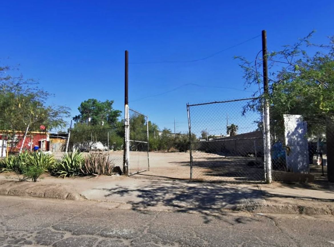Se Vende Terreno en Col. Esperanza (Entre Calles 10 y 11 Frente a Parque)
