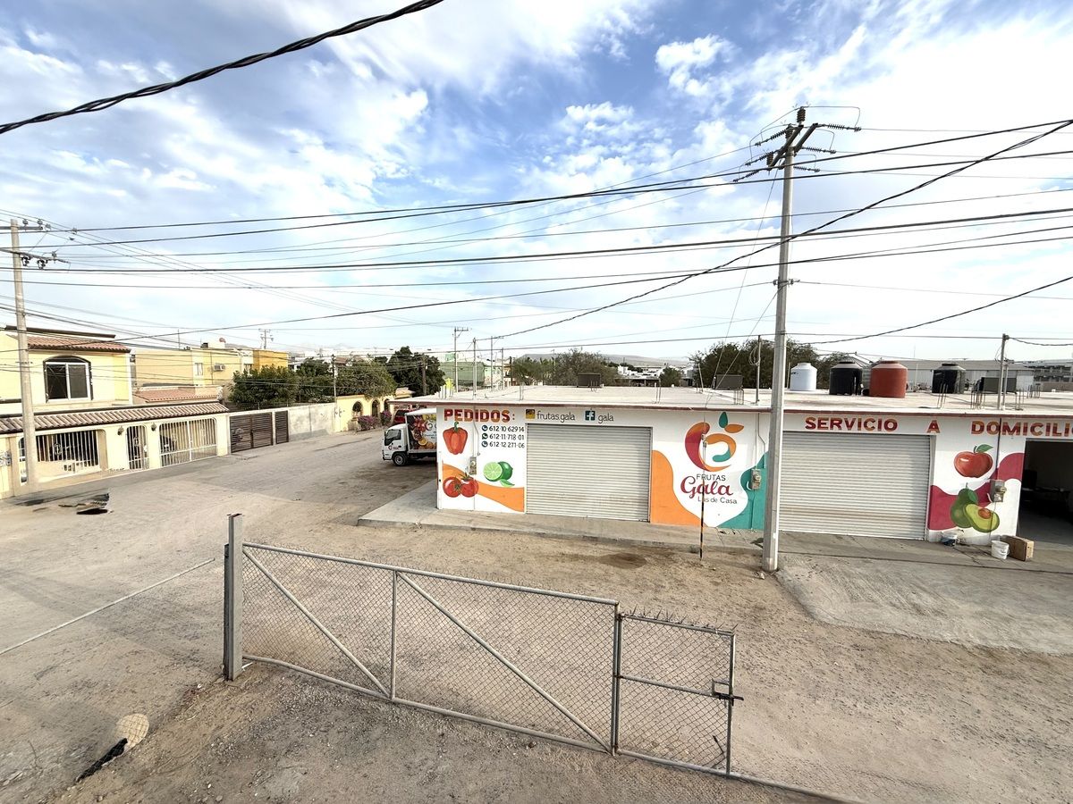 7 de 30: ESTACIONAMIENTO A UN LADO PARA 1 VEHÍCULO