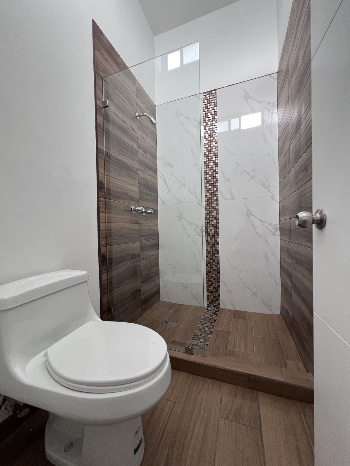 11 de 18: Baño completo