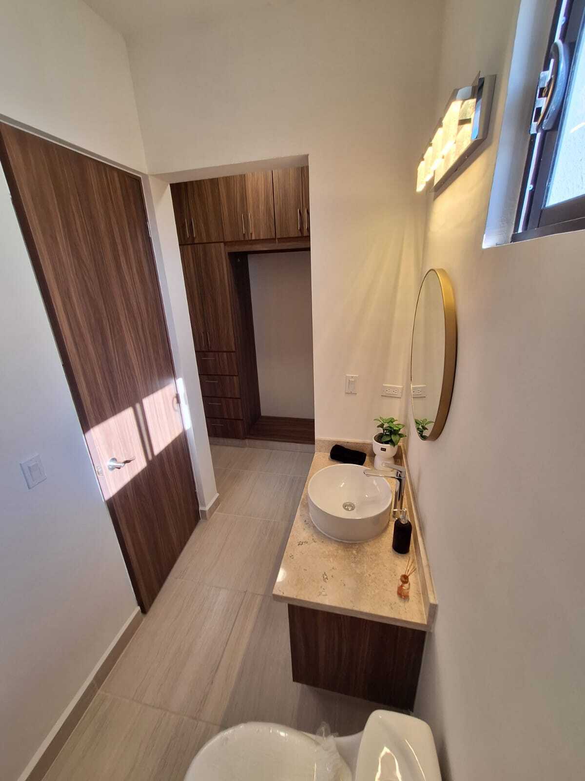 6 de 22: Baño de Recámara principal