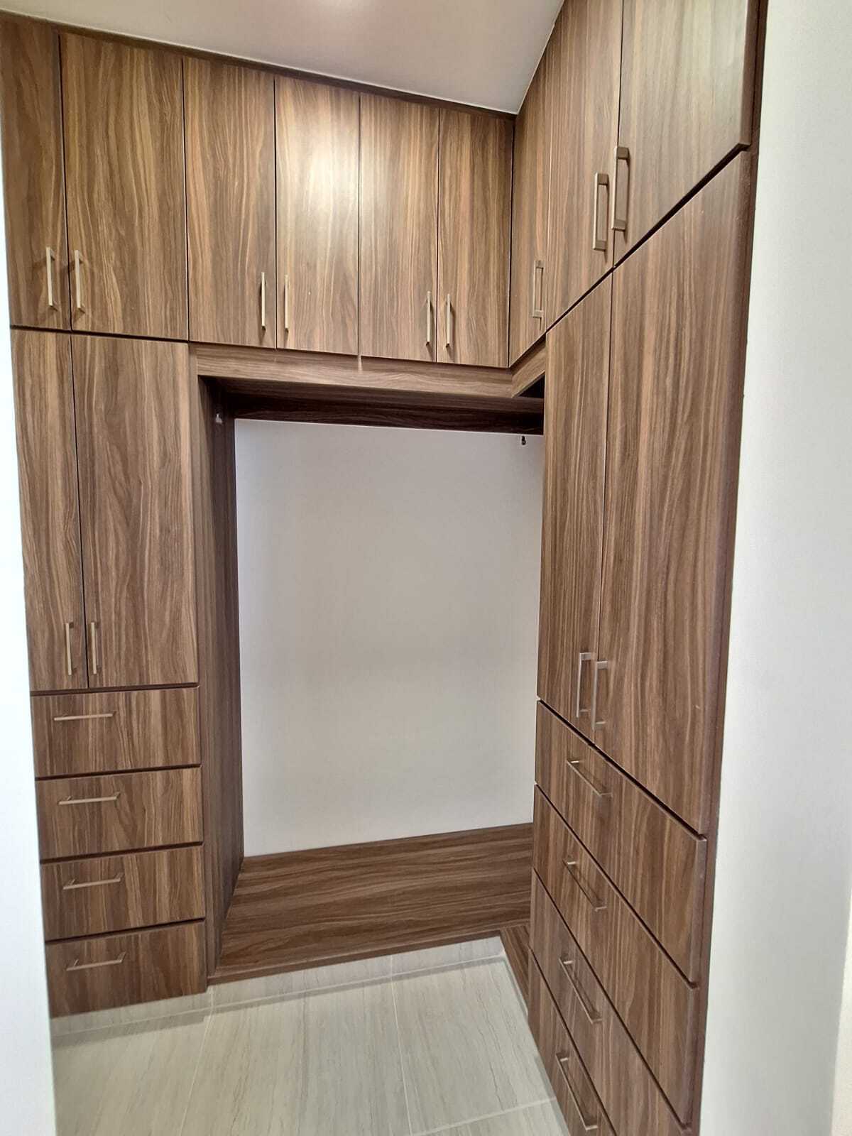 7 de 22: Closet de Recámara principal