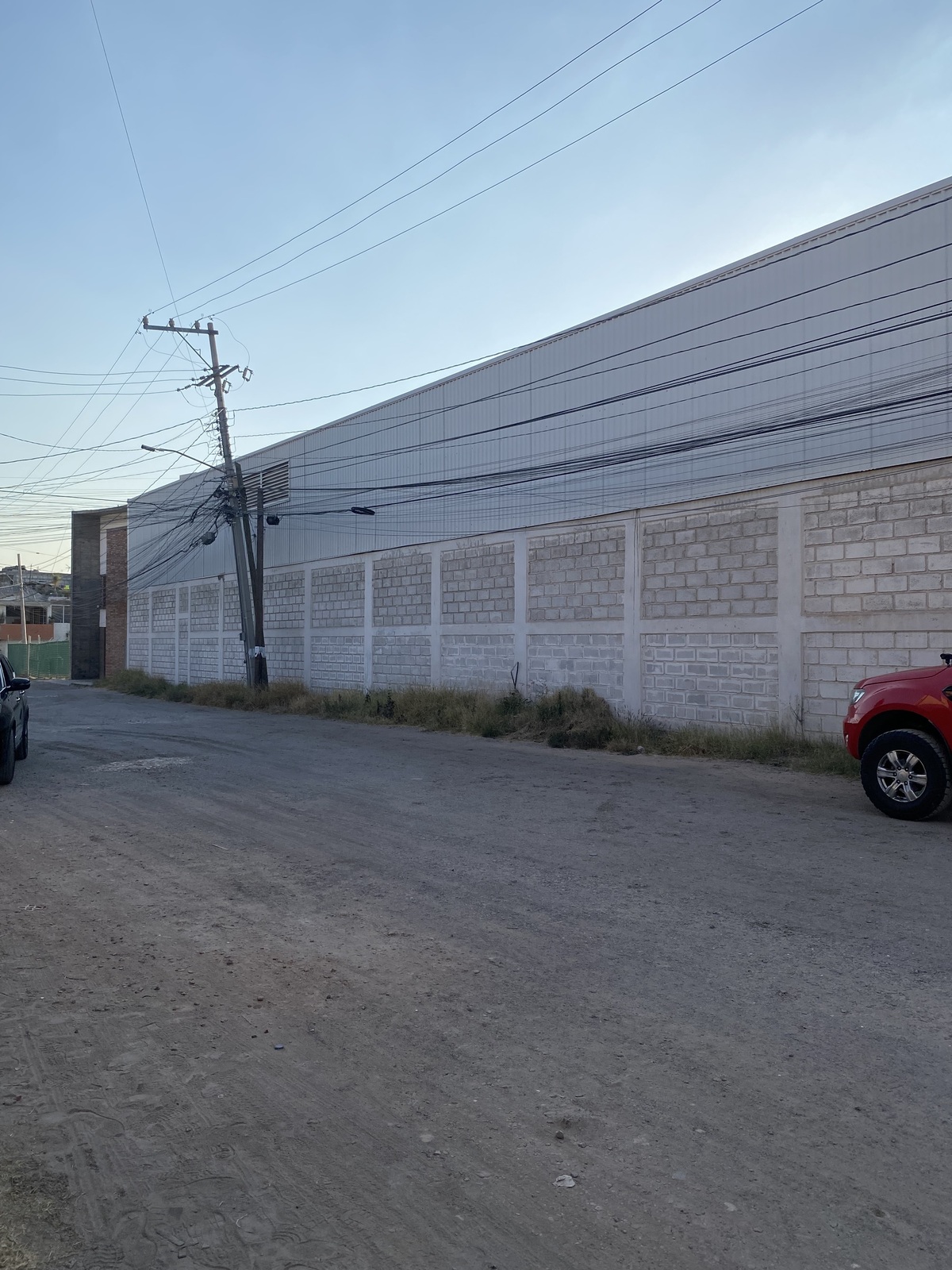 4 of 12: Frente exterior