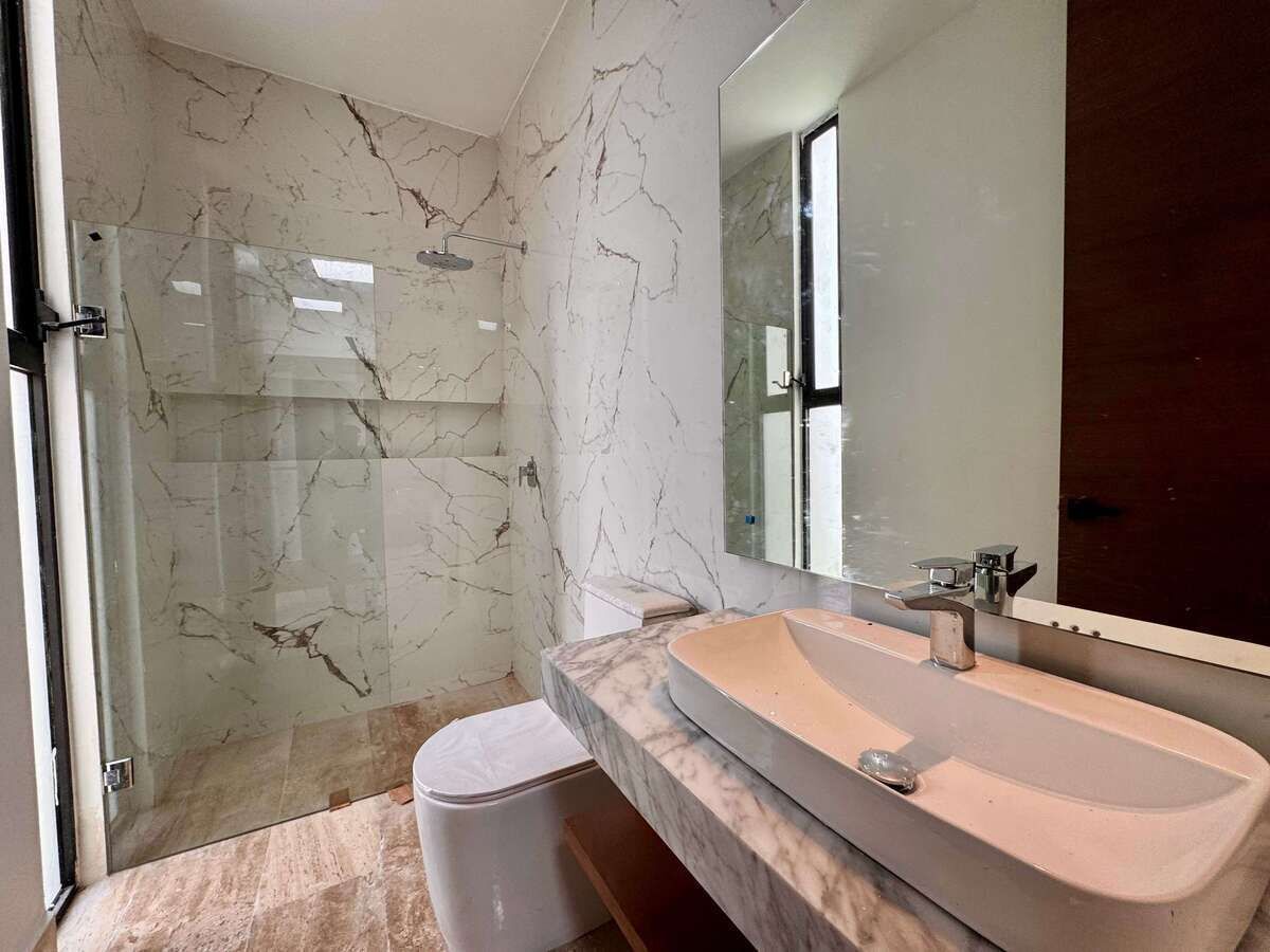 13 of 35: BAÑO RECÁMARA 1
