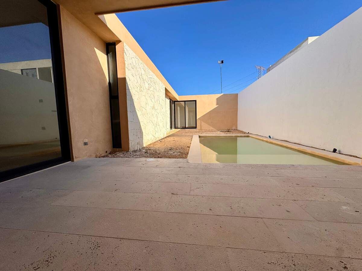 8 de 30: ALBERCA, TERRAZA, PATIO TRASERO