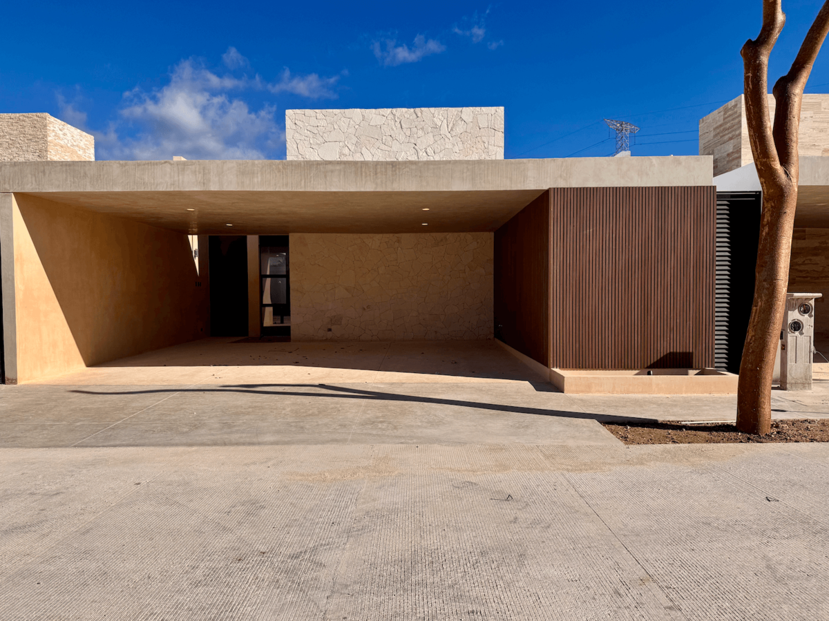 3 of 35: FACHADA