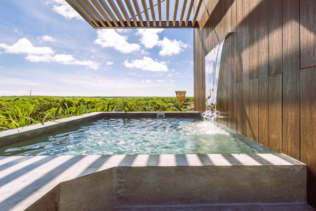 18 de 20: JACUZZI CON CASCADA NIVEL 2