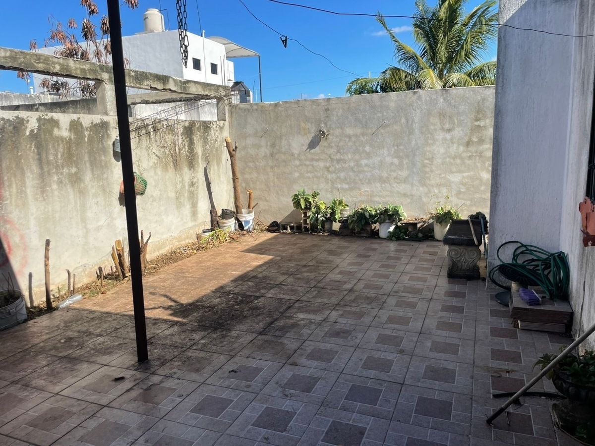 4 of 7: PATIO-TERRAZA 1