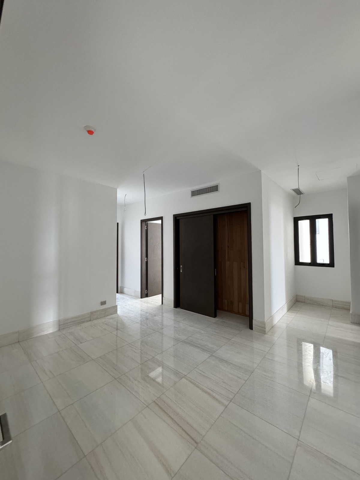16 de 35: FAMILY ROOM