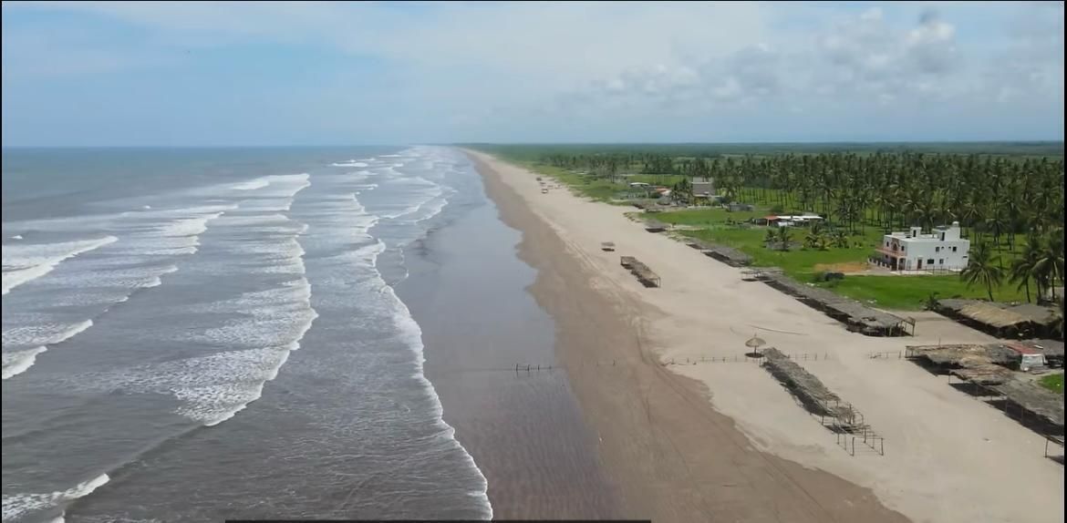 Hermoso terreno, ideal para inversionistas, en Playa Novillero, Tecuala, Nayarit - foto 1