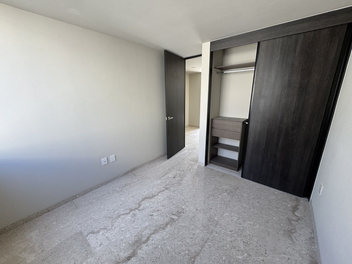 14 de 26: Recámara secundaria 2 y 3