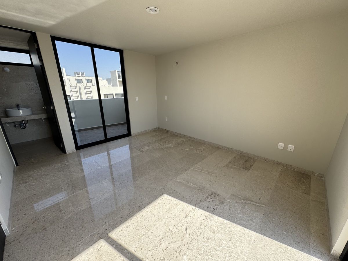 16 de 26: Recámara principal 3er nivel