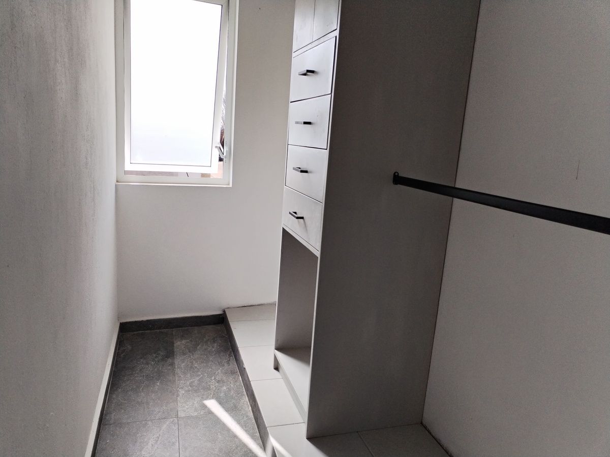 baño con vestidor, foto 7 de 10