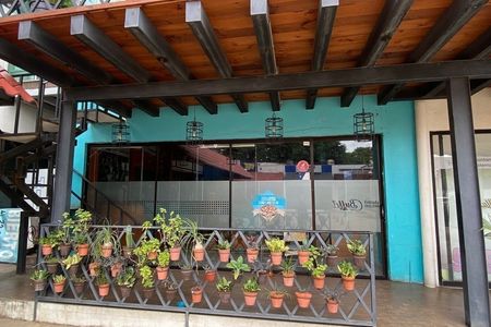 Equipped local for RENT for restaurant or café in front of the Chiapas Tower
