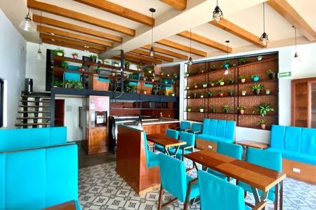 Equipped local for RENT for restaurant or café in front of the Chiapas Tower