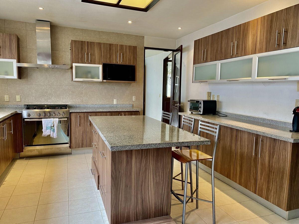 17 de 44: cocina con barra