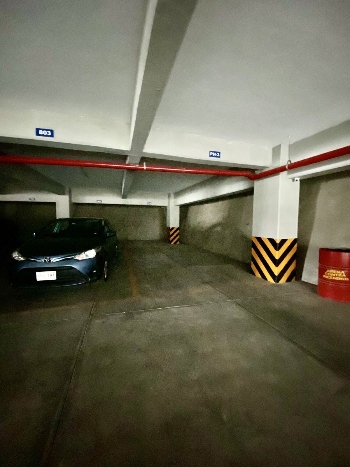 39 de 44: Estacionamientos