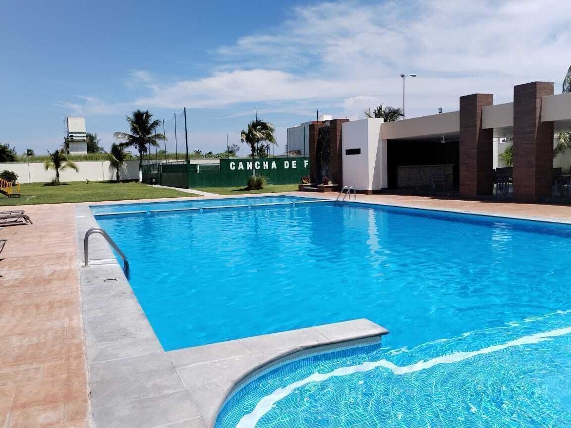 Terreno en venta en Fracc. Lomas de la Rioja. ALVARADO, VERACRUZ