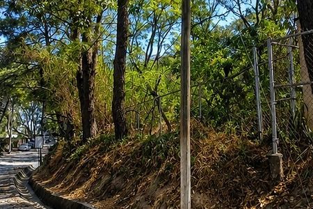 TERRENO À VENDA NO FRACC. RESIDENCIAL PINAR DE LA VENTA.