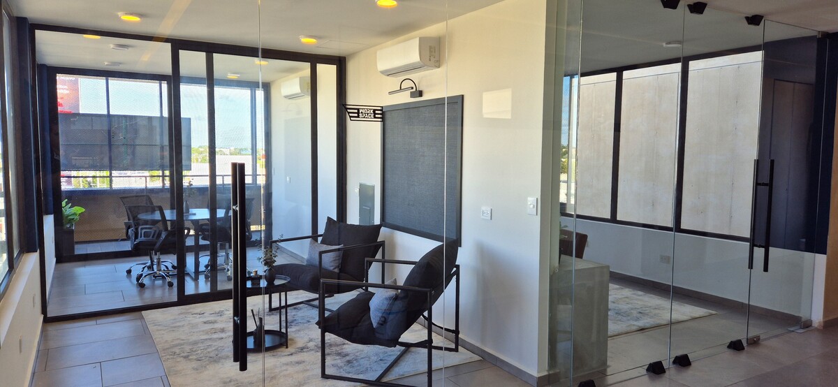 21 de 27: COWORKING AMENIDAD