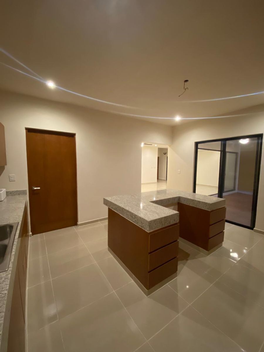 6 of 19: Elegante isla para estufa de piso