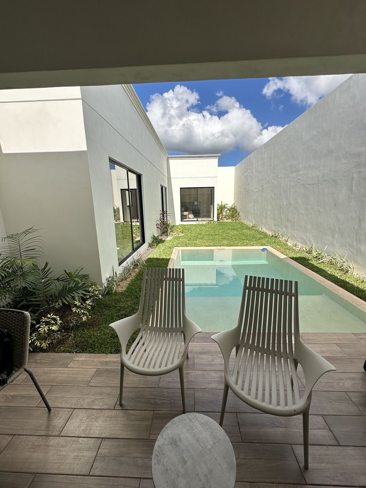 9 of 19: Bardas traseras